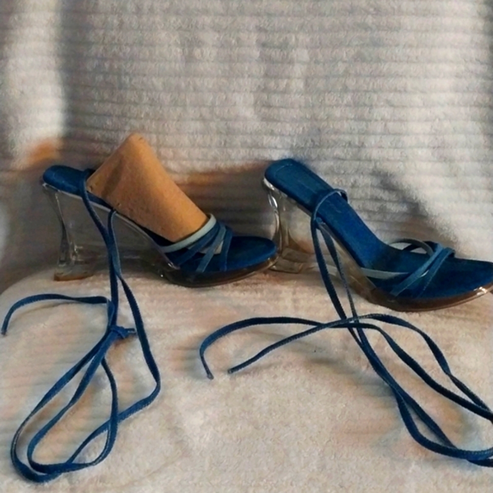 Bee Fly denim sandal size 8, clear 4in heel